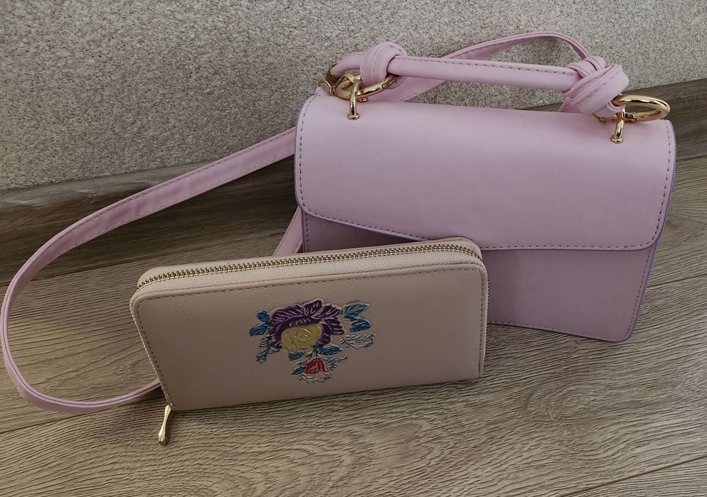 Дамска чанта с портмоне- Нова!