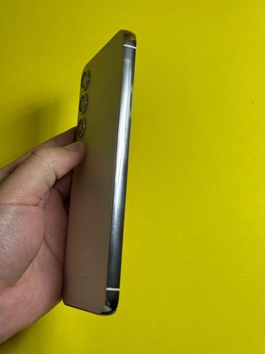 Samsung s23 plus ideal