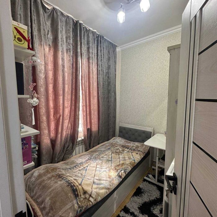 Срочно Продаю 2х-комнат На Авиасозлар-3  Балкон 1,5*3