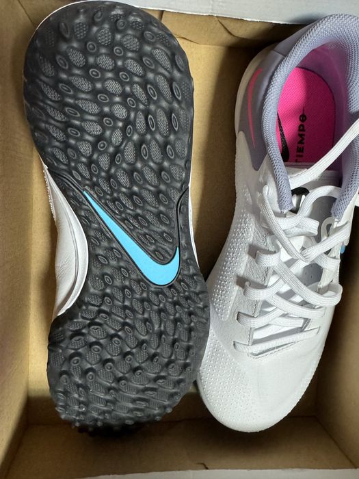 Футболни маратонки nike legend 9