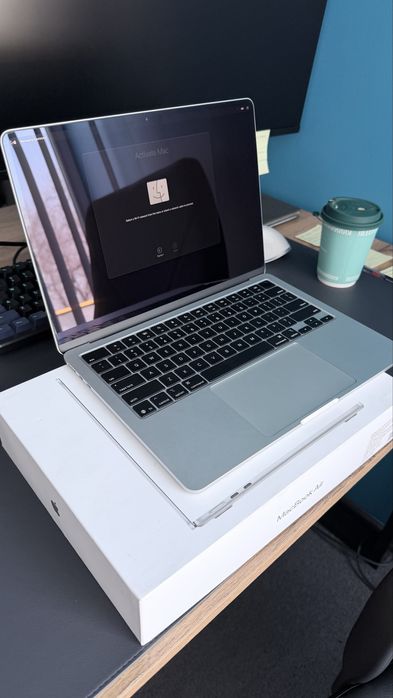 Macbook Air 13 silver, M4, 16/256. Макбук Эйр 13, М4