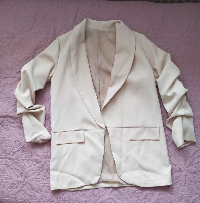 Две сака .нови и един панталон