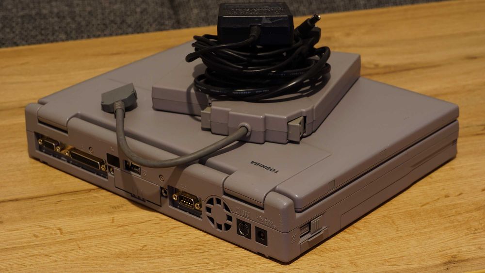 Laptop vintage Toshiba Satellite Pro 480CDT - functional