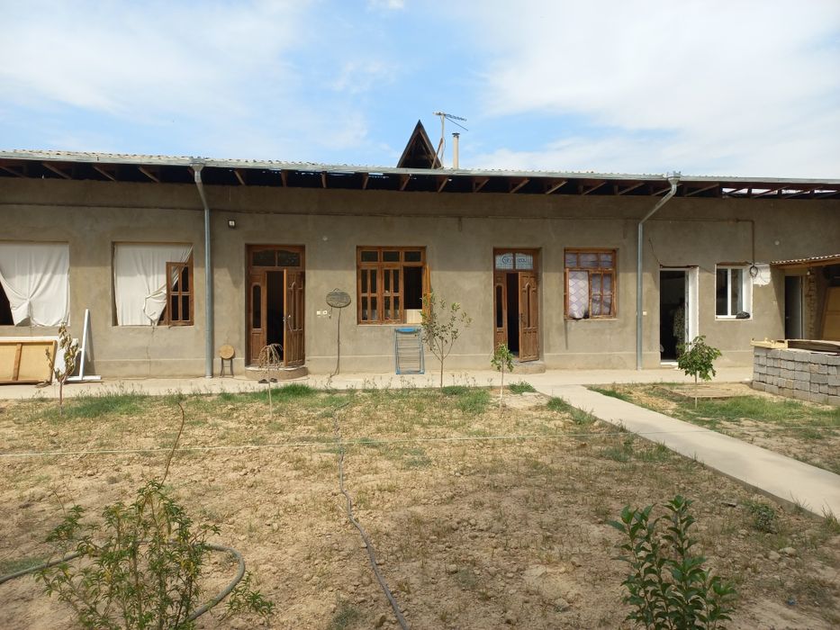 TOSHMI POSTDA 4km kirganda atpni ozida 6sotik 4ta xona uy sotilad