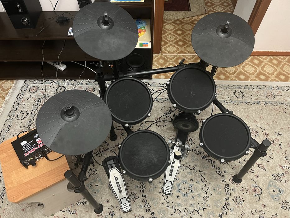 Продам электробарабанную установку Alesis