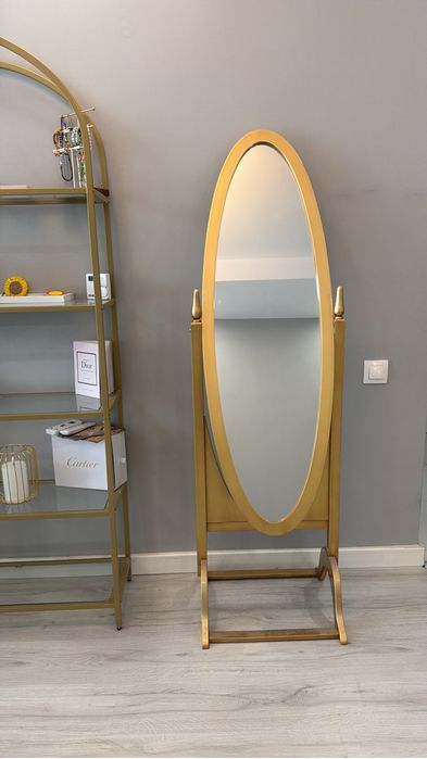 Oglindă elegantă tip dressing, cadru auriu – stare foarte bună