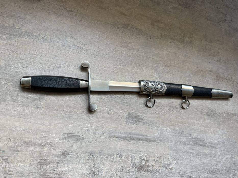 Pumnal sovietic ,   .