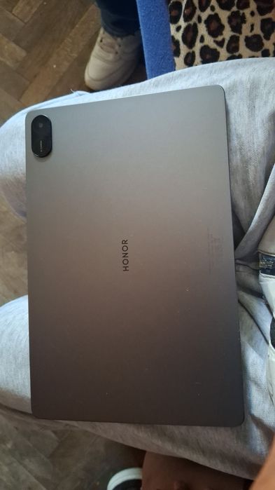 Vand tableta hnor 8a noua fara zgarieturi
