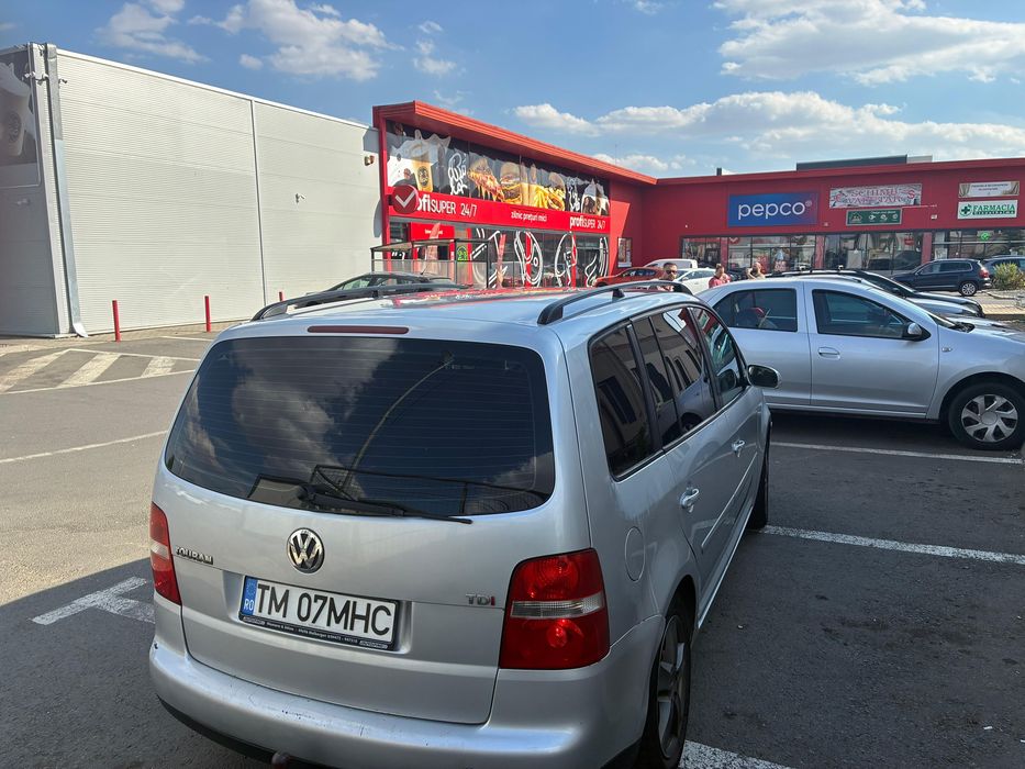 VOLKSWAGEN Touran 2004 — imagine 1