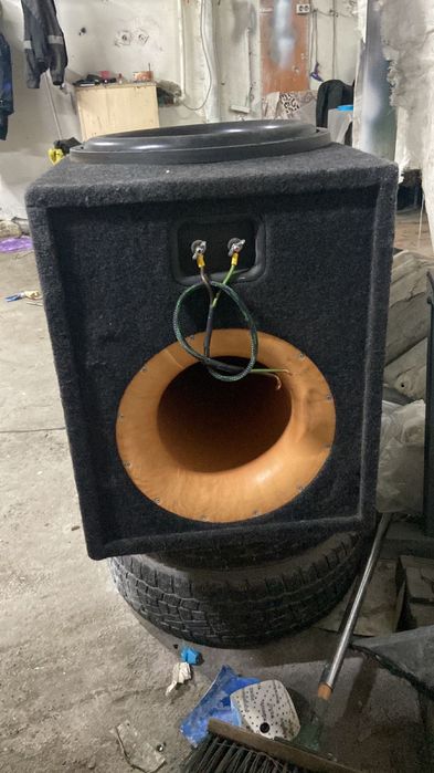 Сабвуфер почти новай