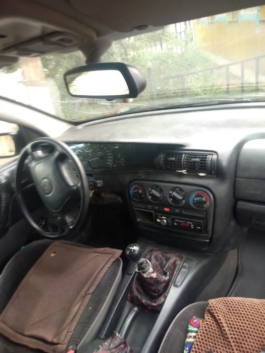 Опель омега.