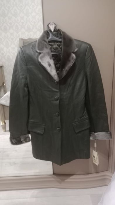 Кожанки хорошие новые.