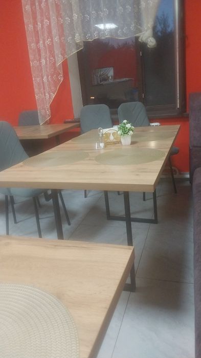 Продам стол обеденный