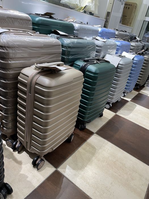 Скидка большие на чемоданы