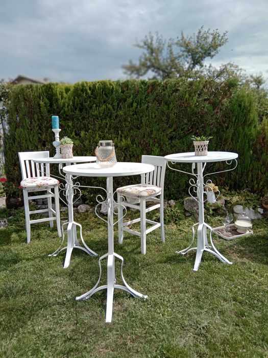 Коктейлни маси за кътъринг под наем