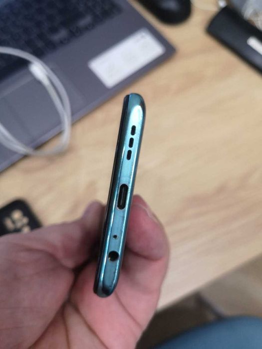 Продам смартфон Readmi б/у