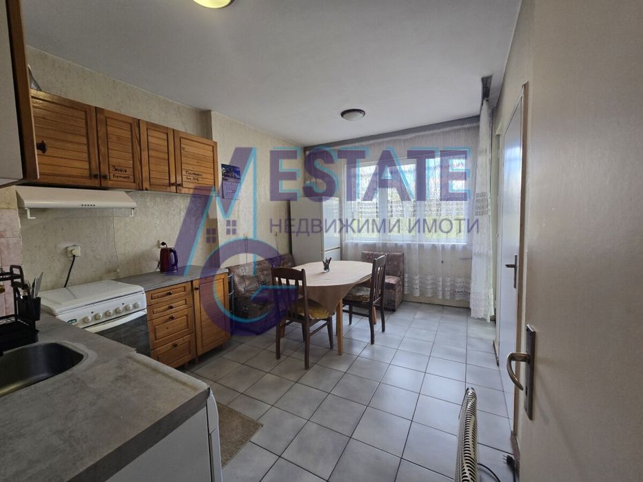 Тристаен апартамент в гр. София, жк. Връбница 2