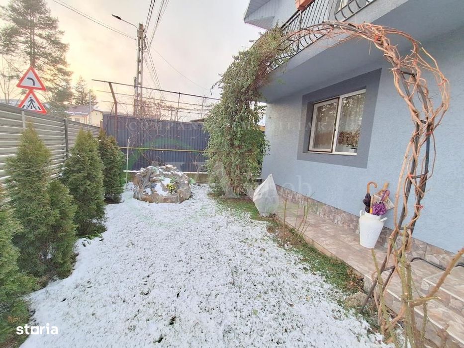 Casa moderna P+1 in Magura,  teren 421 mp, la 10-12 min de Bacau