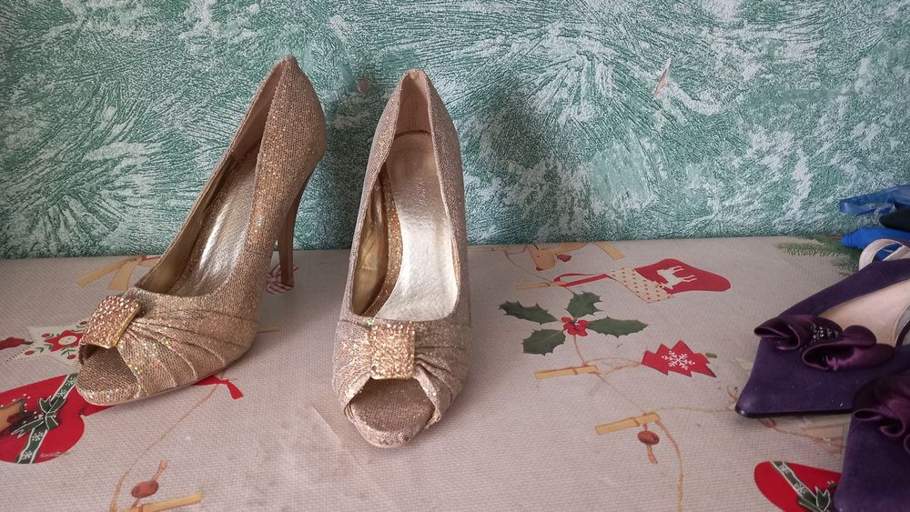 Туфли продам срочно