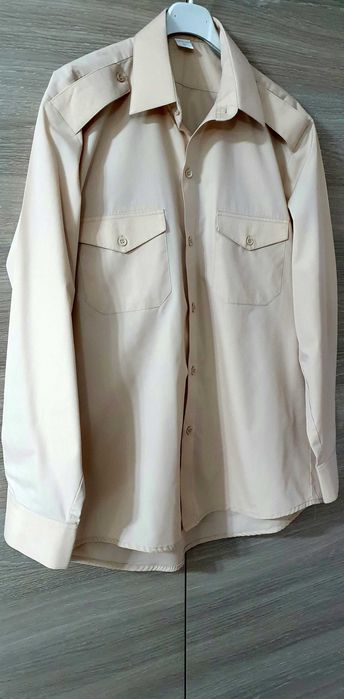 Cămașă militară bej cu mânecă lungă și epoleți, mărimea 40/II