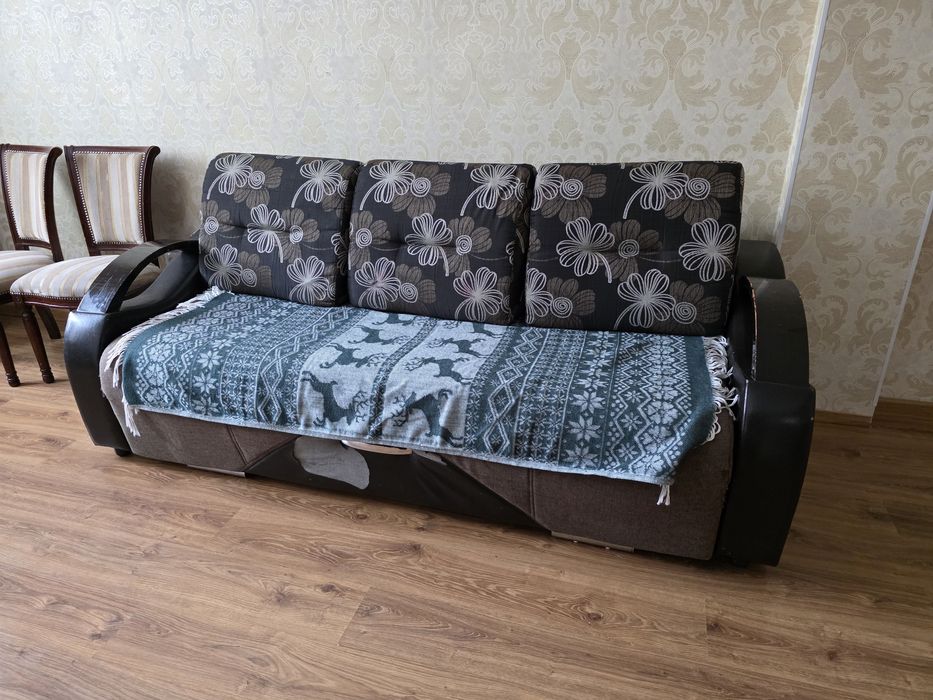 Продам б/у диван