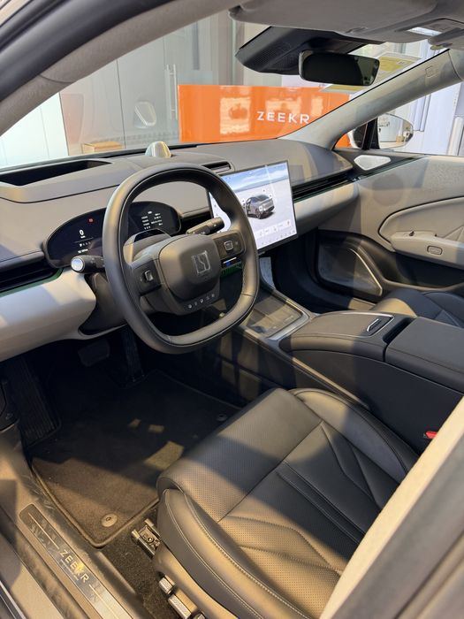 Zeekr 007 AWD, официальная гарантия