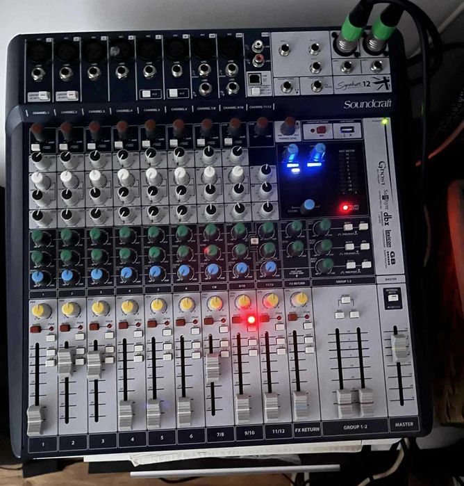 Миксер с ефект  Soundcraft Signature 12