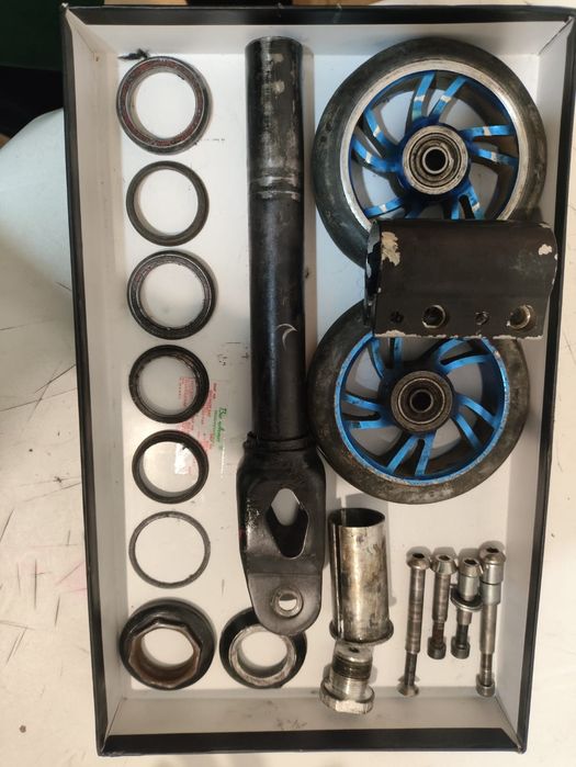 Продам самокаты и запчасти