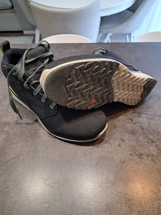 Bocanci Salomon stare foarte buna