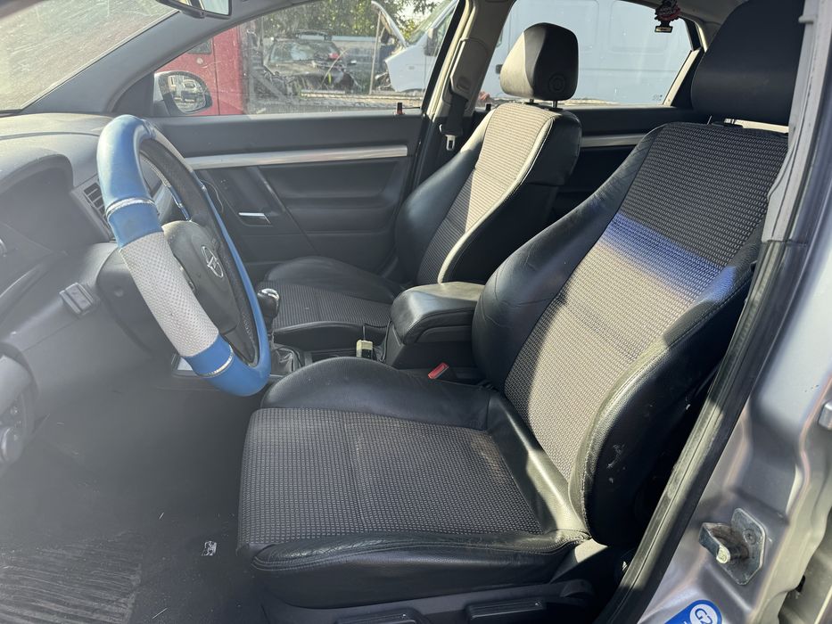 Опел велтра ц 2.2 бензин само на части