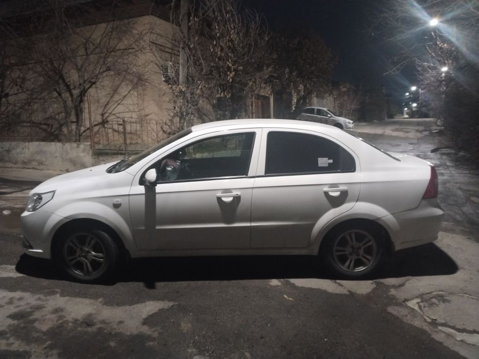 Срочно Нексия 3 автомат сотилади келишилади