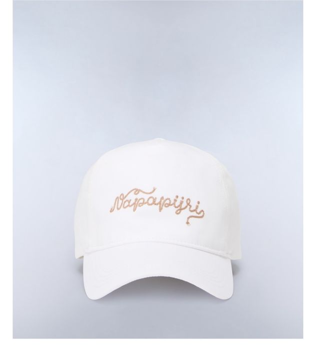Кепка белом цвете