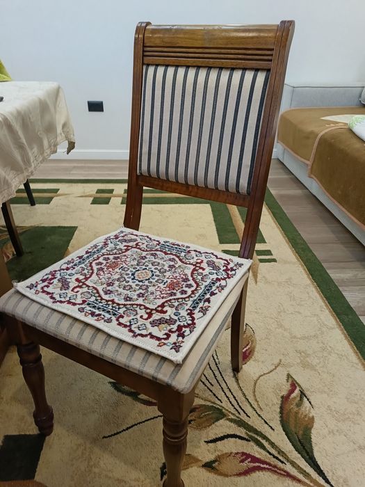 Стулья деревянные