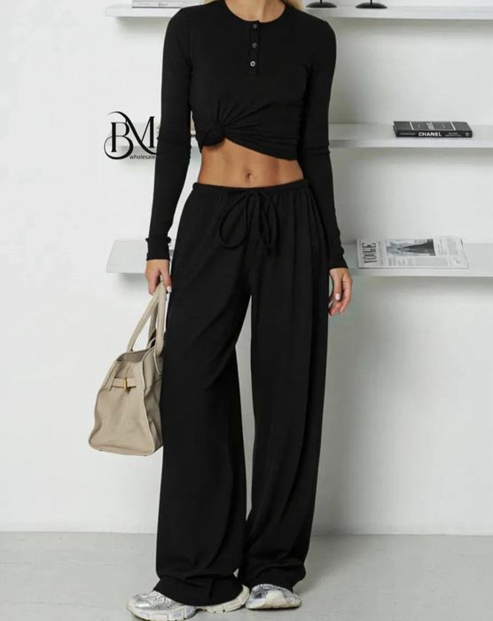 Двойка женская в черном цвете