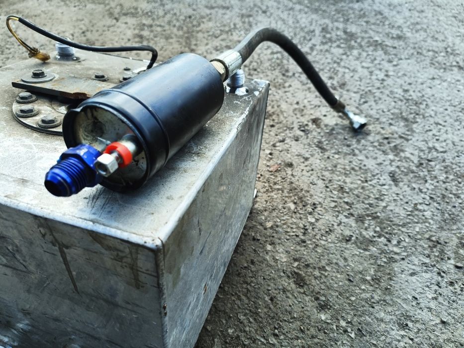 Противоотливной бак и насос высокого давления.