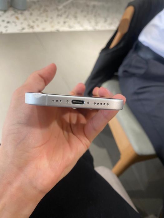 Продаю Iphone 17