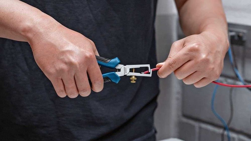 клещи Bosch Professional 160мм, сваляне на изолация, оголване на кабел