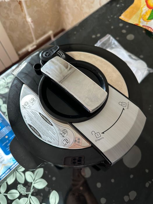 Продаю мультиварку в новом состояний