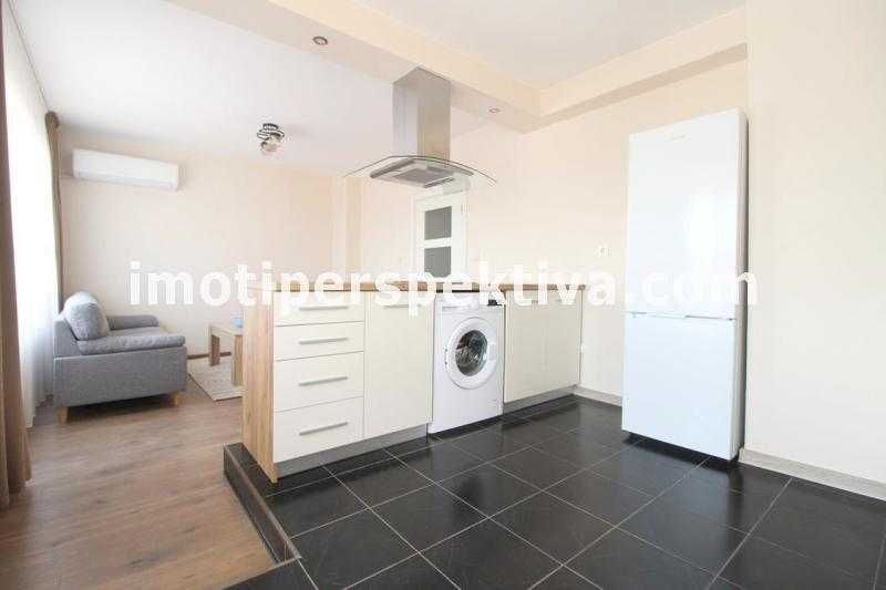 Продава се Тристаен апартамент в Пловдив, Кючук Париж - 100 кв.м за 1449 €/кв.м - Снимка #3