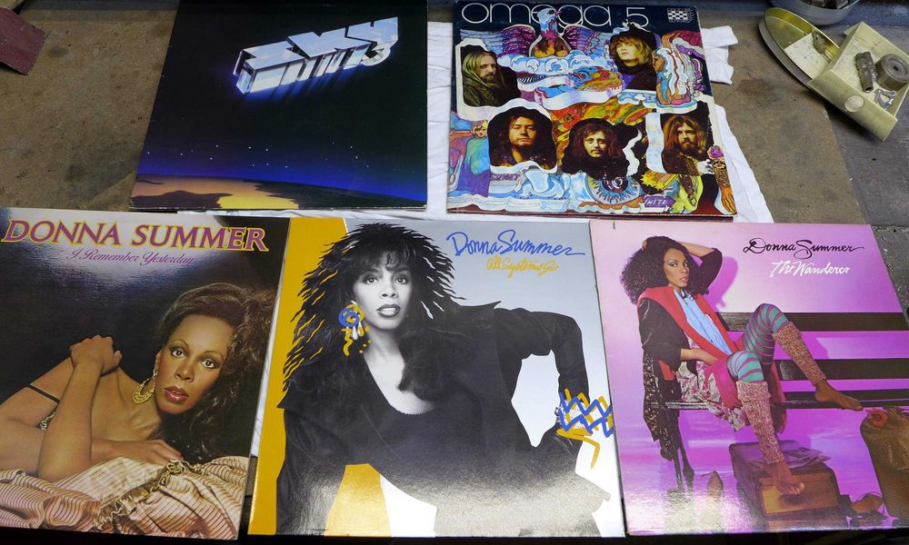 Грамофонни плочи с хубава музика Yes, Barclay, Brian Adams, Sumer, Stix,  Genesis