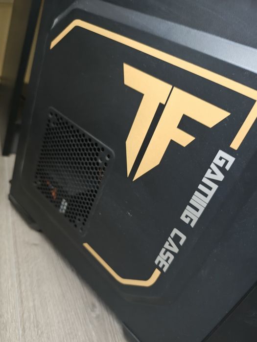 Vând PC de gaming + monitor