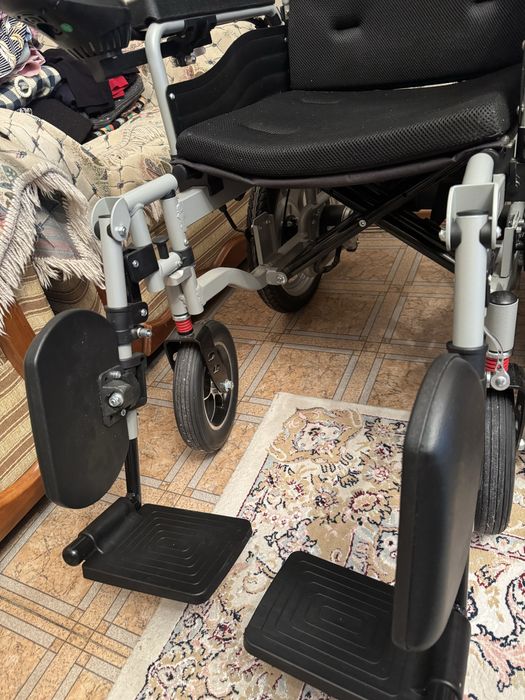 Электрическая  инвалидная коляска