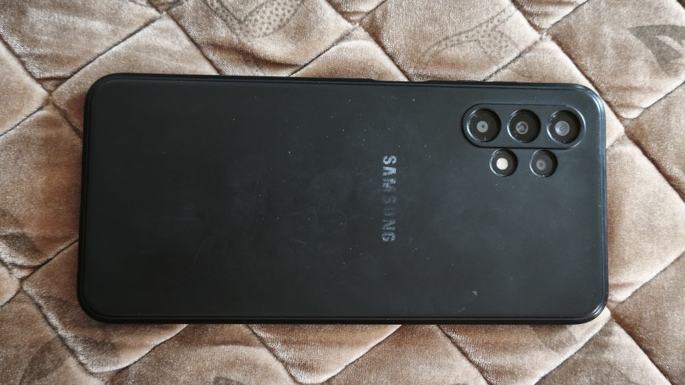 Samsung A13 смартфон