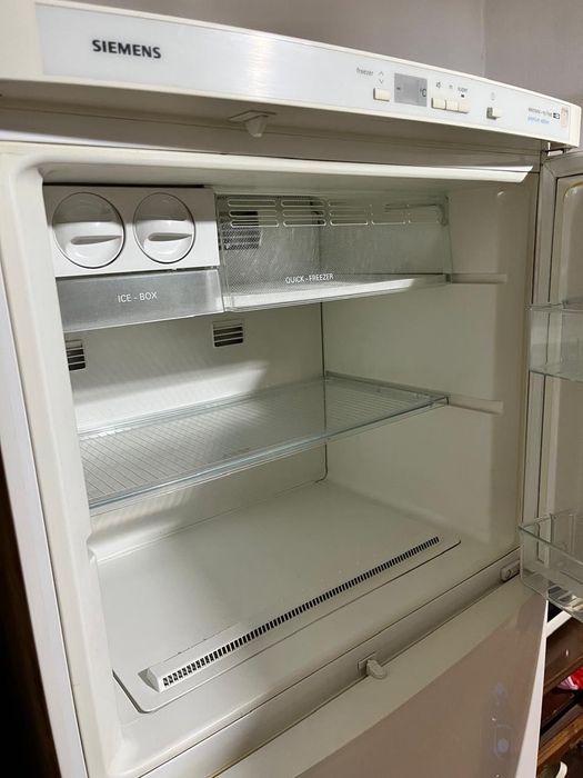 Холодильник двухкамерный СИМЕНС