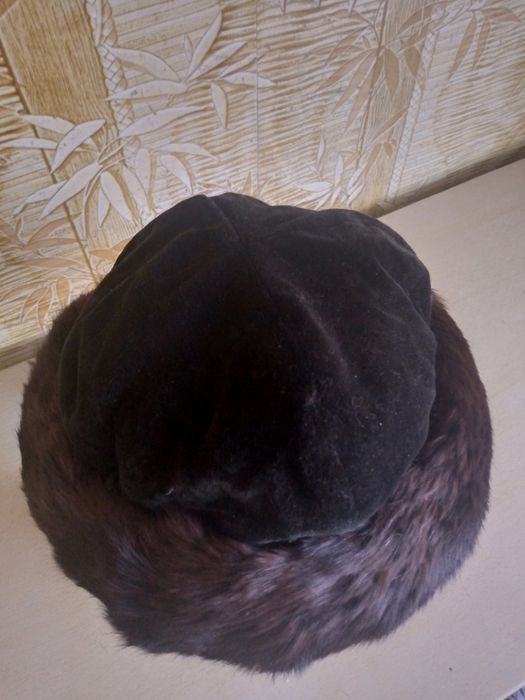 Продам зимнию шапку