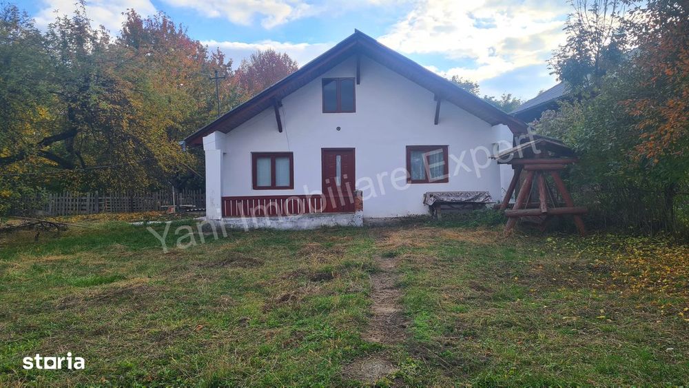 Casă de vânzare în comuna Domnești, județ Argeș.