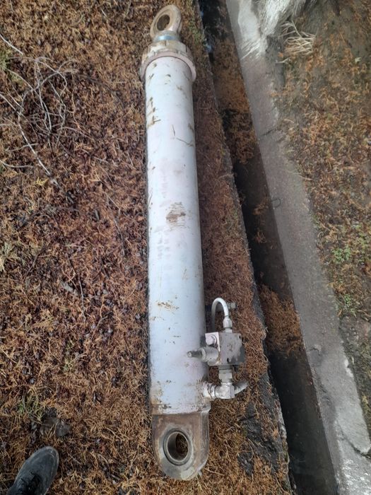 Avto kran 16 ton strela ko'tarish slindri