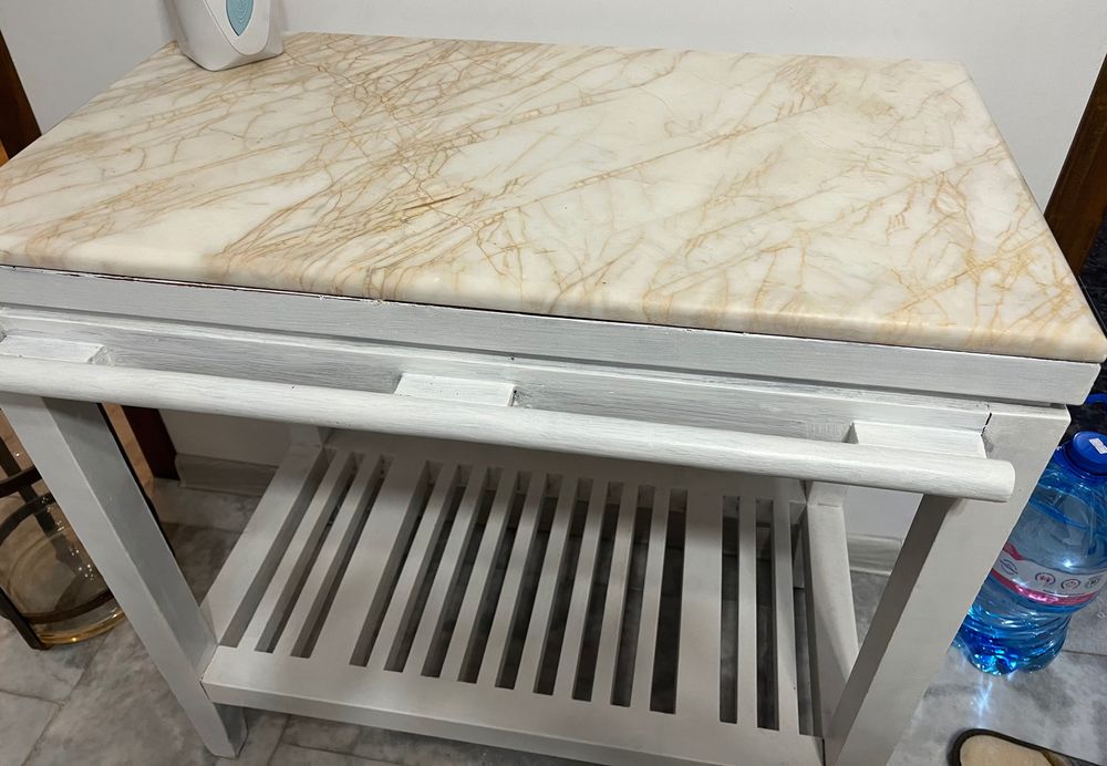 Бар маса с мраморен плот