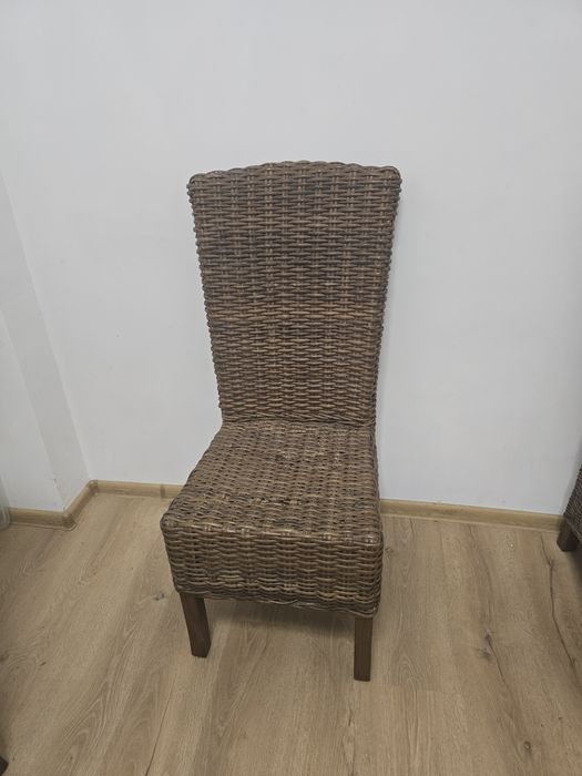 Чисто нови столове! Комплект 4 стола!!!