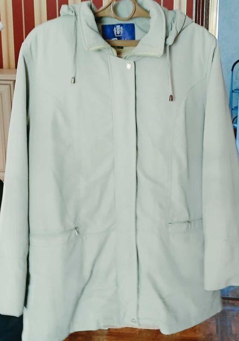 Продам юбки б-у ,кофты б-у ,куртку б-у